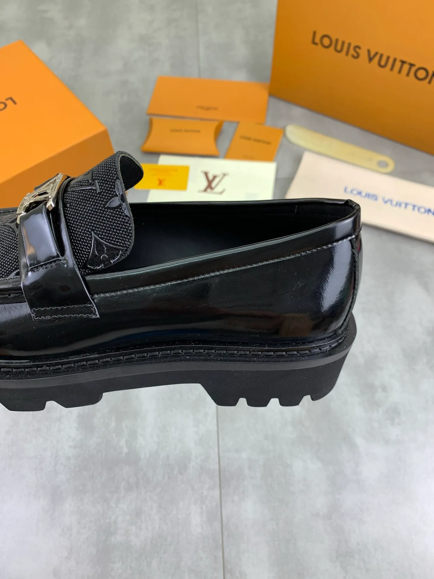 Factory price P820 💎💎💎LOUIS VUITTON [Louis Vuitton] - LV men's business casual leather shoes, luxurious and noble 👞All imported original cowhide, just to create a more comfortable wearing experience, upper: original high-end calfskin ➕Imported soft cowhide lining, original lightweight foam outsole ✔️ Color: 6️⃣colors available Size: 39-44 (38.45 46 can be customized (non-returnable)